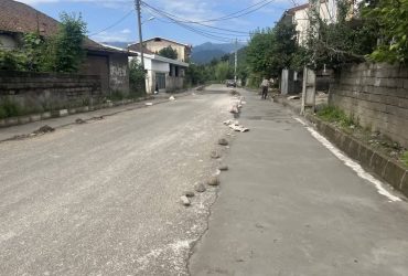 بتن ریزی حاشیه خیابان شهید برنجچی