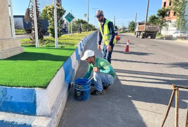 رنگ‌آمیزی و زیباسازی جدول‌های سطح شهر آغاز شد