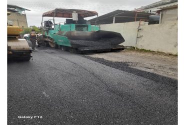 آسفالت‌ریزی کوچه پورامن توسط شهرداری لوندویل