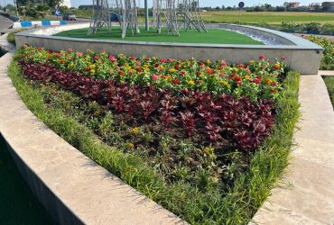 کاشت گل در میدان شهرداری لوندویل توسط شهرداری