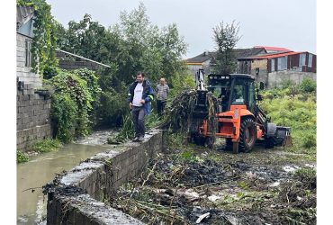 لایروبی انهار خیابان سعدی توسط شهرداری لوندویل