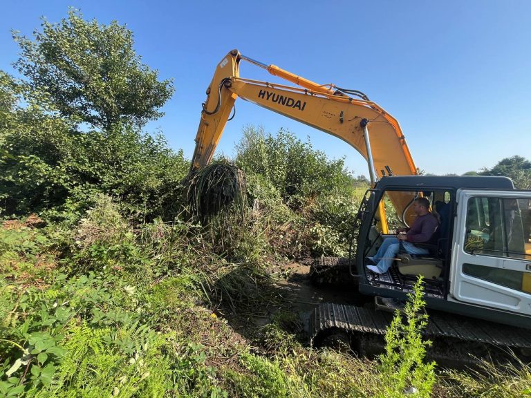لایروبی و ساماندهی کانال خیابان شهید برنجچی شرقی