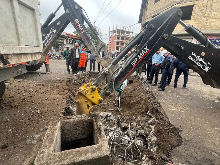 آغاز عملیات تعریض کانال عبوری در تقاطع خیابان آبشار و خیابان سعدی (منصورمحله)